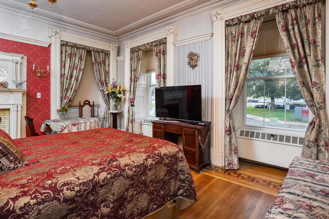 Noble Waterfront Suites Brockville Ngoại thất bức ảnh